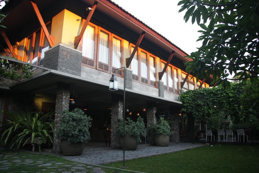 Rumah Batu Boutique Hotel Solo Buitenkant foto
