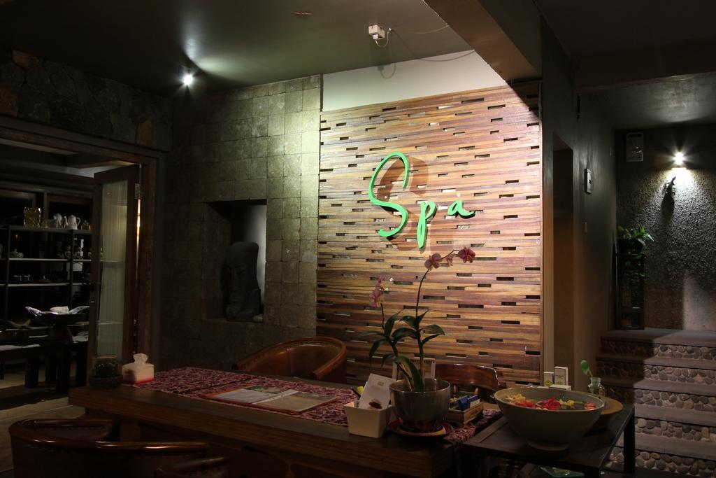 Rumah Batu Boutique Hotel Solo Buitenkant foto