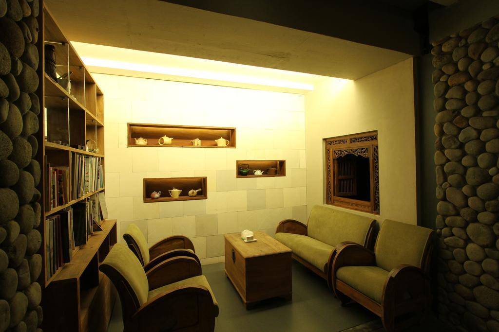 Rumah Batu Boutique Hotel Solo Buitenkant foto