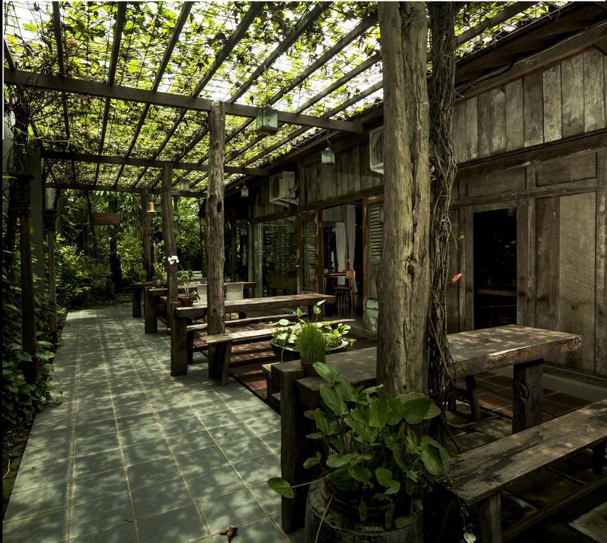 Rumah Batu Boutique Hotel Solo Buitenkant foto