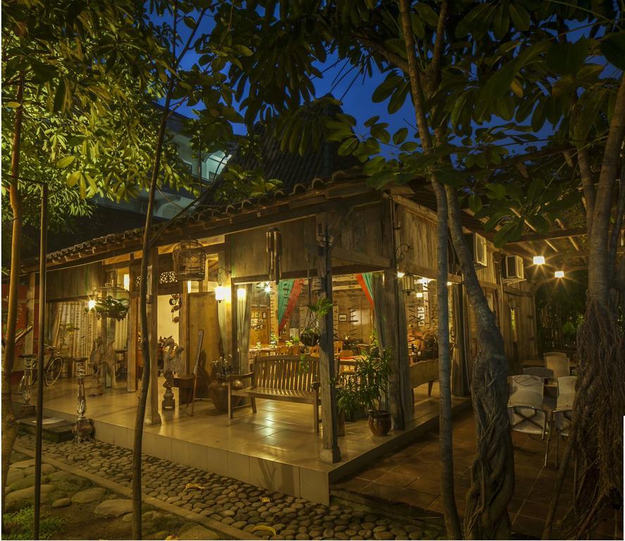 Rumah Batu Boutique Hotel Solo Buitenkant foto