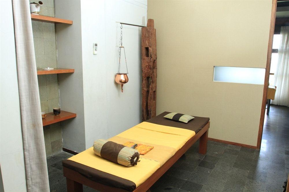 Rumah Batu Boutique Hotel Solo Buitenkant foto
