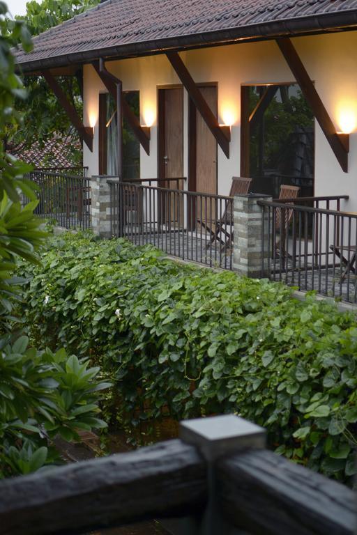 Rumah Batu Boutique Hotel Solo Buitenkant foto