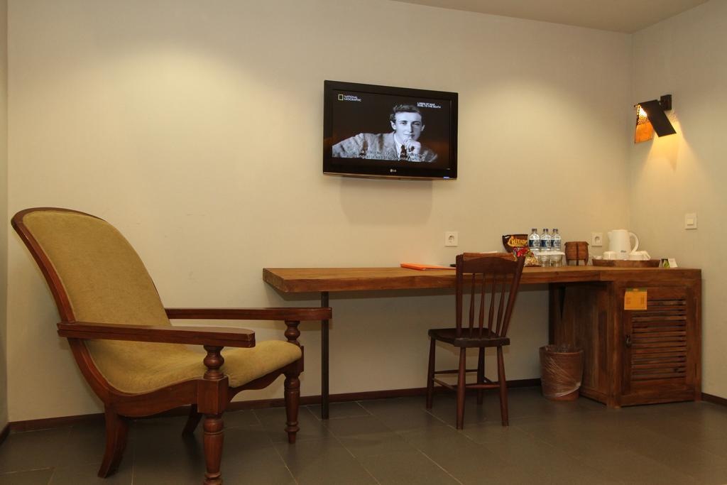 Rumah Batu Boutique Hotel Solo Buitenkant foto