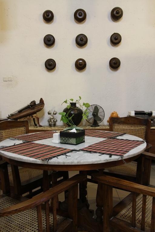 Rumah Batu Boutique Hotel Solo Buitenkant foto