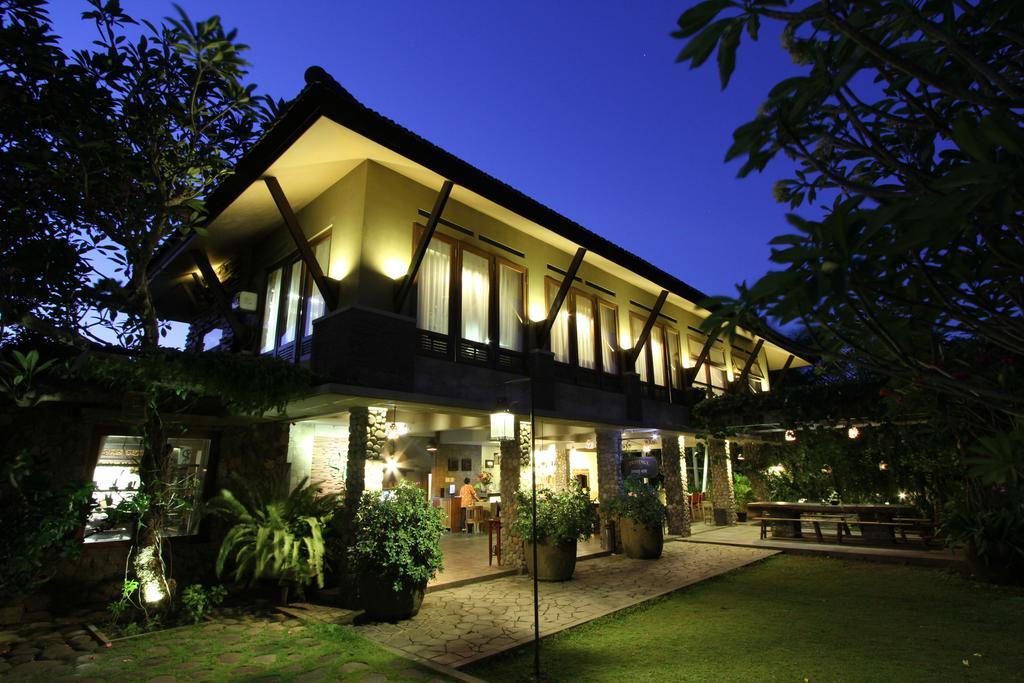 Rumah Batu Boutique Hotel Solo Buitenkant foto