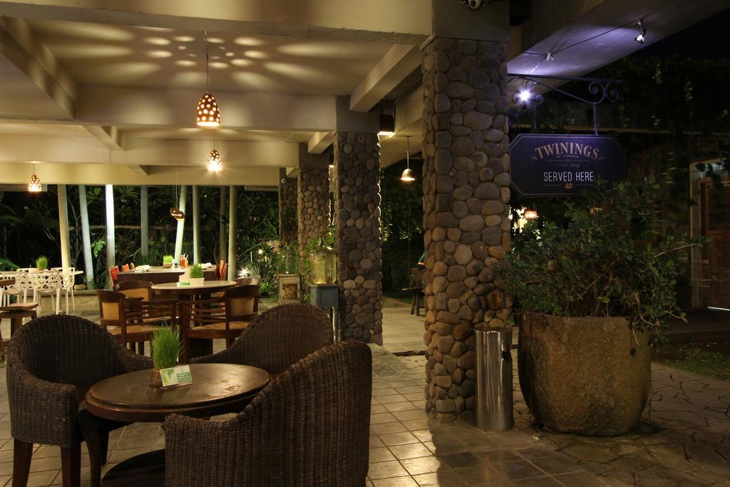 Rumah Batu Boutique Hotel Solo Buitenkant foto