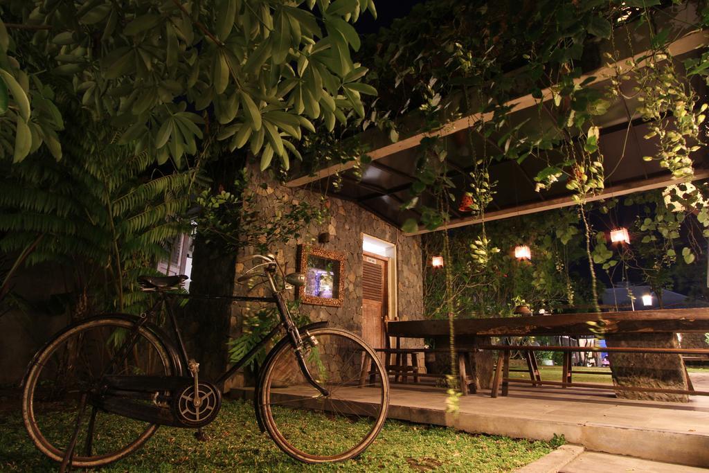 Rumah Batu Boutique Hotel Solo Buitenkant foto