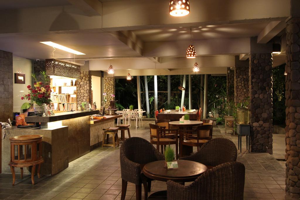 Rumah Batu Boutique Hotel Solo Buitenkant foto
